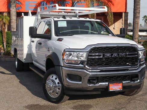 Used 2021 RAM 5500 Tradesman w/ Chrome Appearance Group RWD image 2
