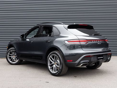 Certified 2026 Porsche Macan AWD/4WD image 3
