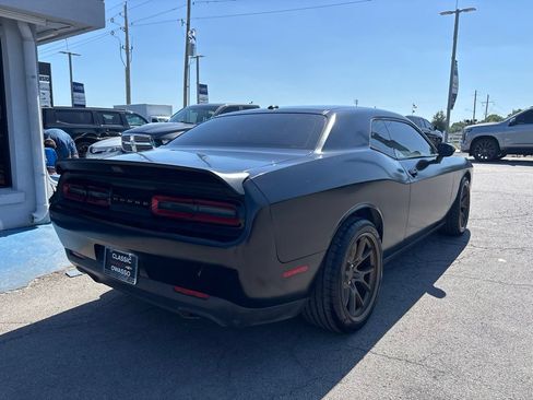 Used 2015 Dodge Challenger SXT w/ Driver Convenience Group RWD image 2