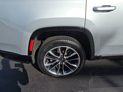 Used 2022 Jeep Wagoneer Series III w/ Premium Group I image 11