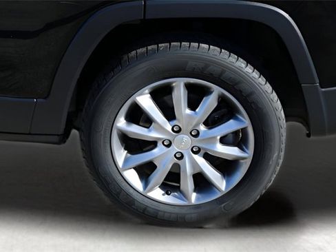 Used 2018 Jeep Cherokee Limited image 9