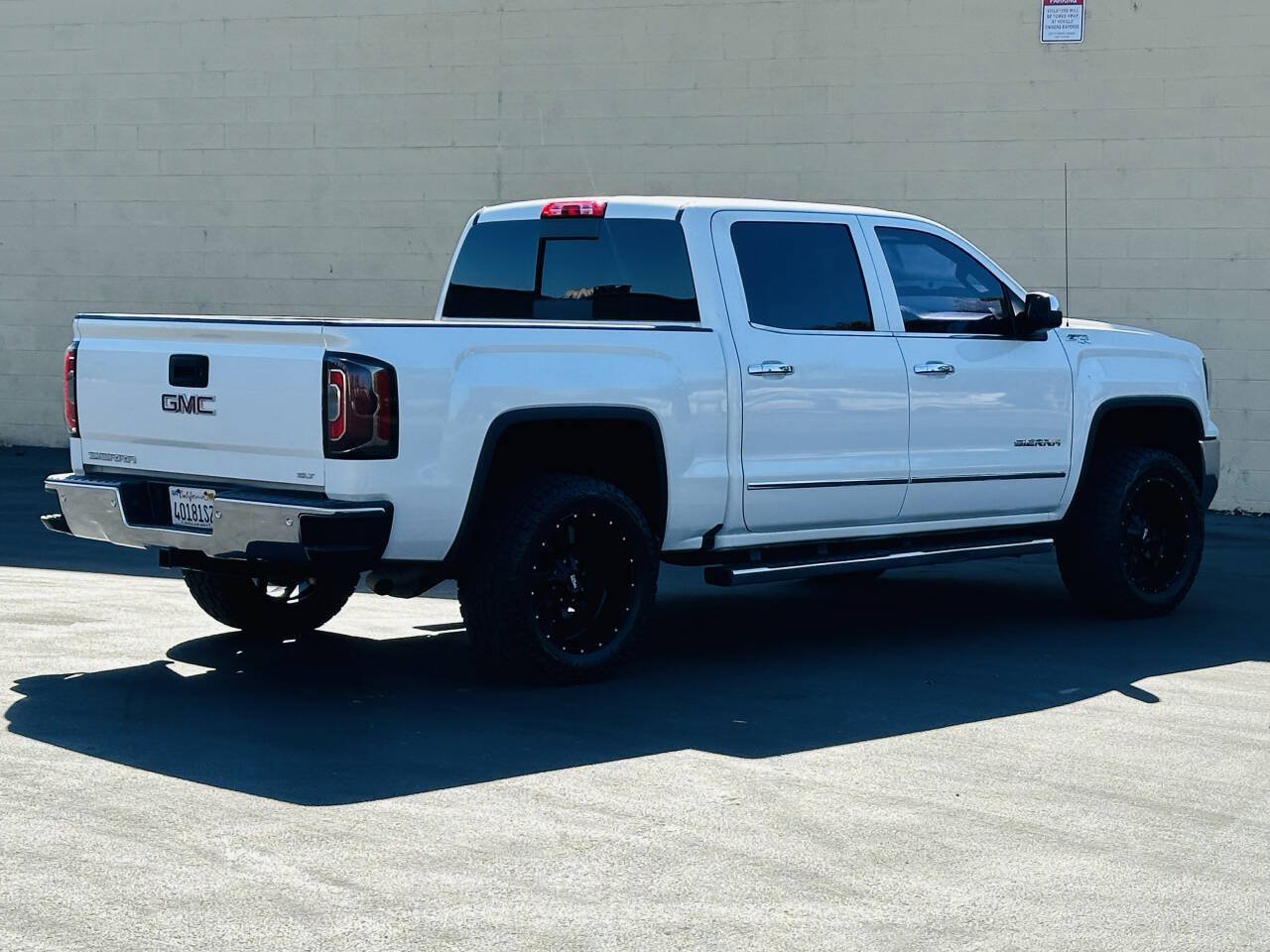 Used 2016 GMC Sierra 1500 SLT w/ SLT Preferred Package AWD/4WD image 5