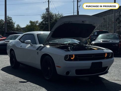 Used 2015 Dodge Challenger SXT RWD image 33