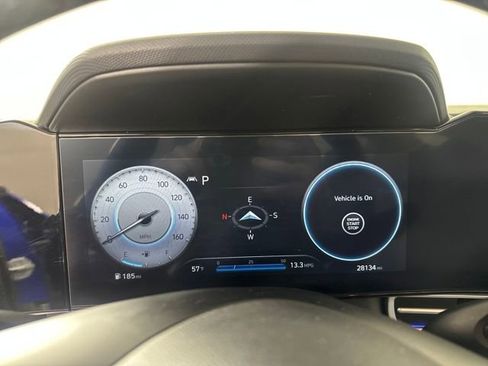 Used 2023 Hyundai Elantra Limited image 17