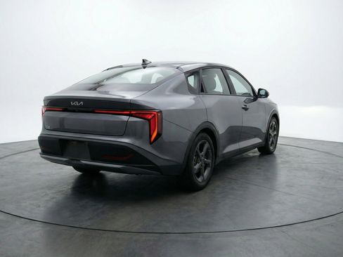 Used 2025 Kia K4 LXS image 9