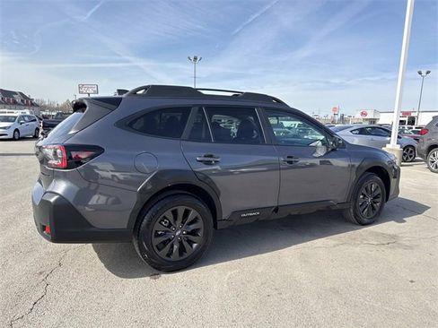 Used 2025 Subaru Outback Onyx Edition image 2
