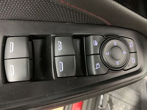 Used 2023 Chevrolet Traverse RS image 17