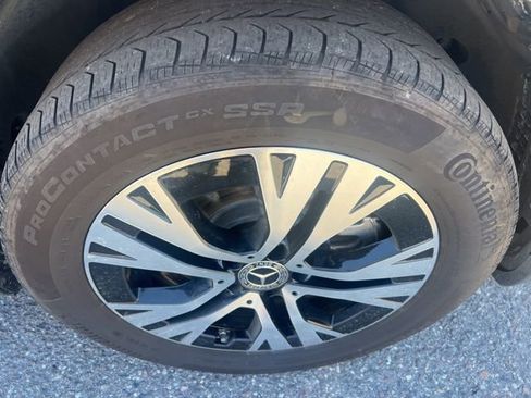 Used 2025 Mercedes-Benz GLA 250 4MATIC image 2