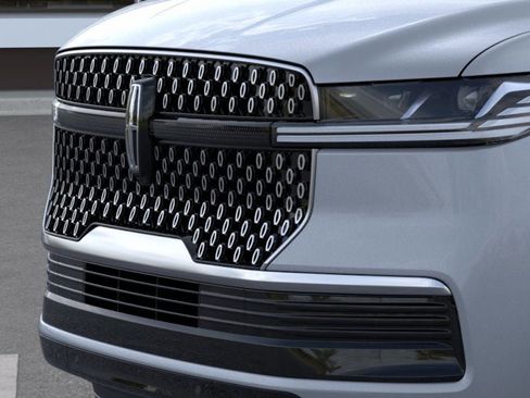 New 2026 Lincoln Navigator Reserve AWD/4WD image 17