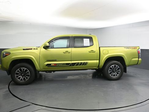 Used 2023 Toyota Tacoma TRD Sport w/ Black Out Package (TMS) AWD/4WD image 5