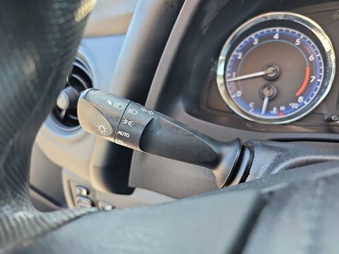 Used 2019 Toyota Corolla L FWD image 29