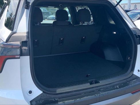 Used 2026 Chevrolet Equinox LT FWD image 4