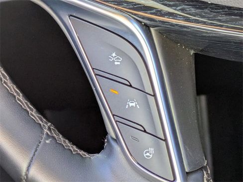 Used 2025 Cadillac XT5 Premium Luxury image 22