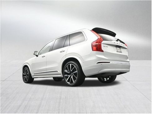 Used 2023 Volvo XC90 B5 Plus AWD/4WD image 28