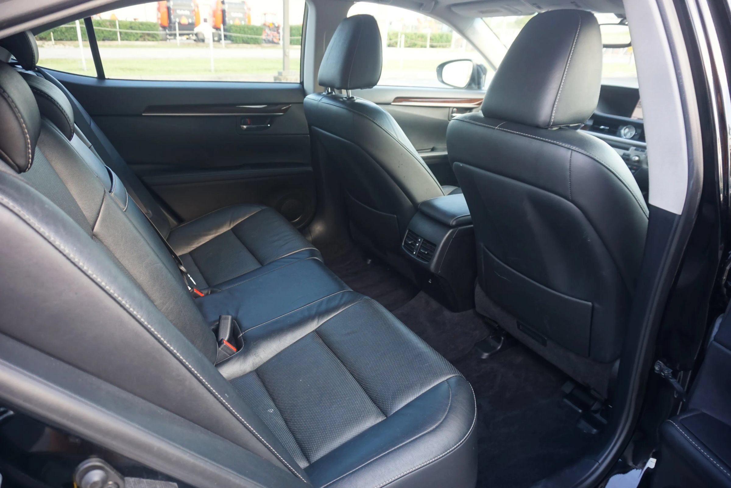 Used 2014 Lexus ES 350 w/ Luxury Package FWD image 21
