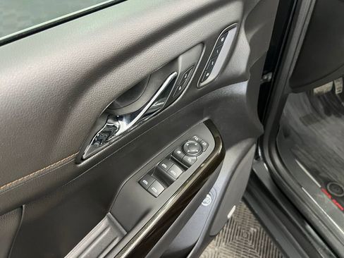 Used 2023 GMC Acadia AT4 w/ Preferred Package image 11