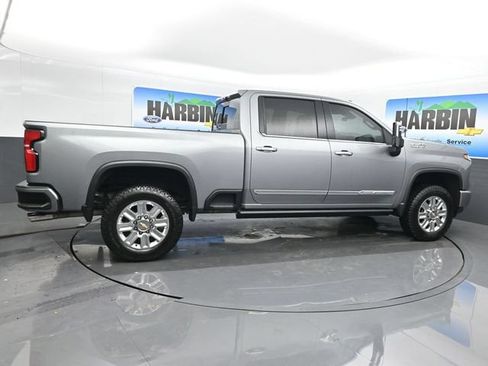 Used 2024 Chevrolet Silverado 2500 High Country w/ High Country Premium Package AWD/4WD image 6
