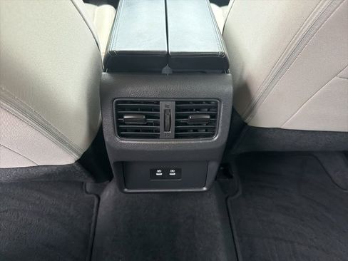 Used 2025 Nissan Rogue SV FWD image 16