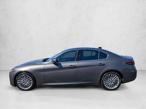 Used 2019 Alfa Romeo Giulia Ti w/ Quick Order Package 22Z Lusso image 9