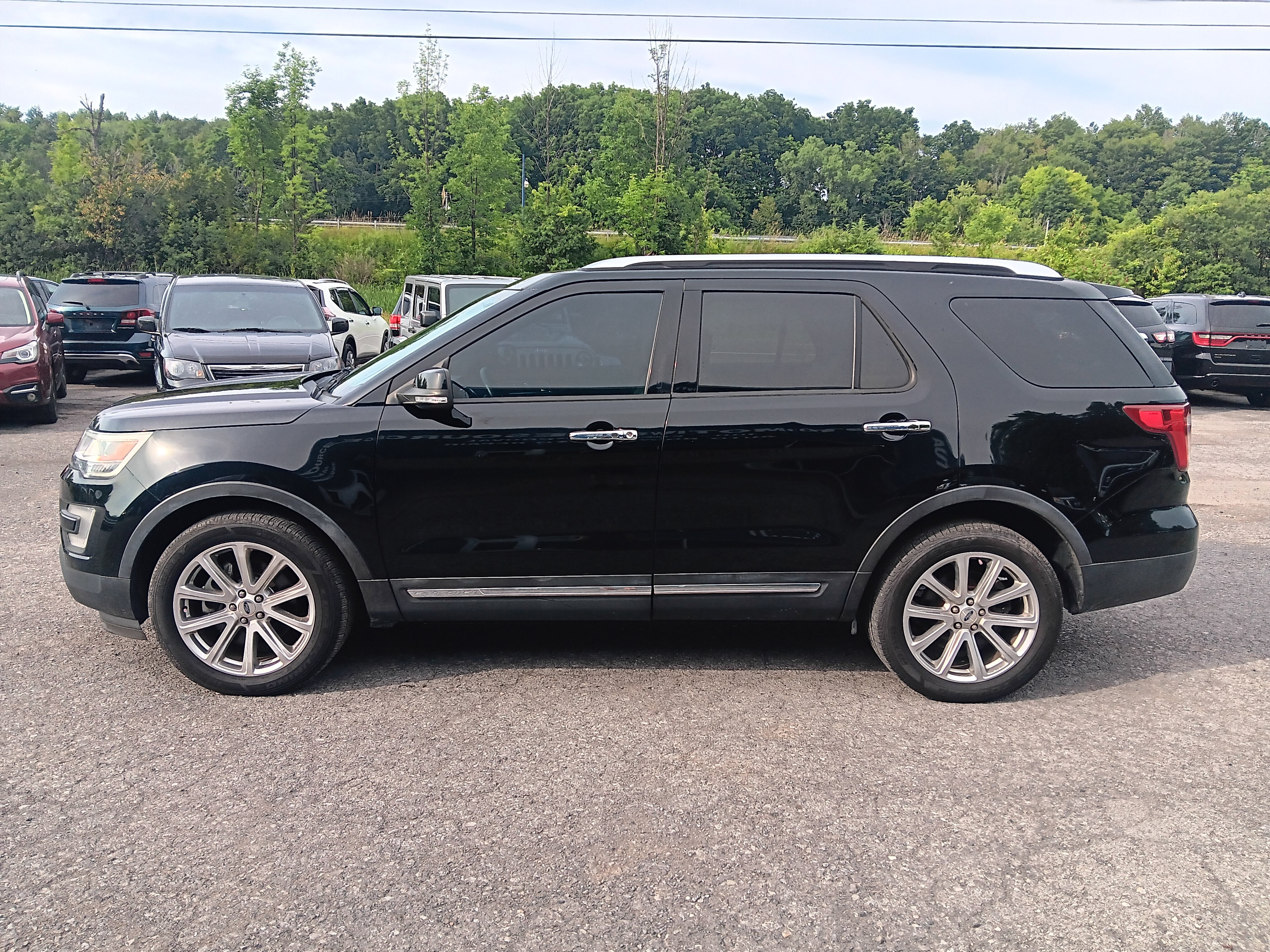 Used 2016 Ford Explorer Limited AWD/4WD image 2