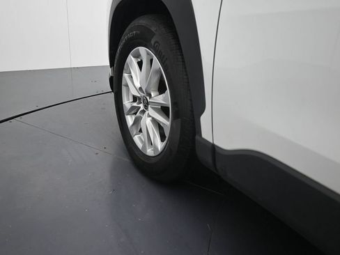 Used 2022 Toyota Corolla Cross LE w/ Black Badges Package (TMS) AWD/4WD image 12