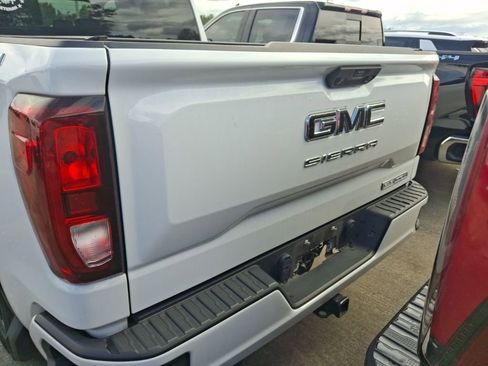Used 2023 GMC Sierra 1500 Elevation AWD/4WD image 9