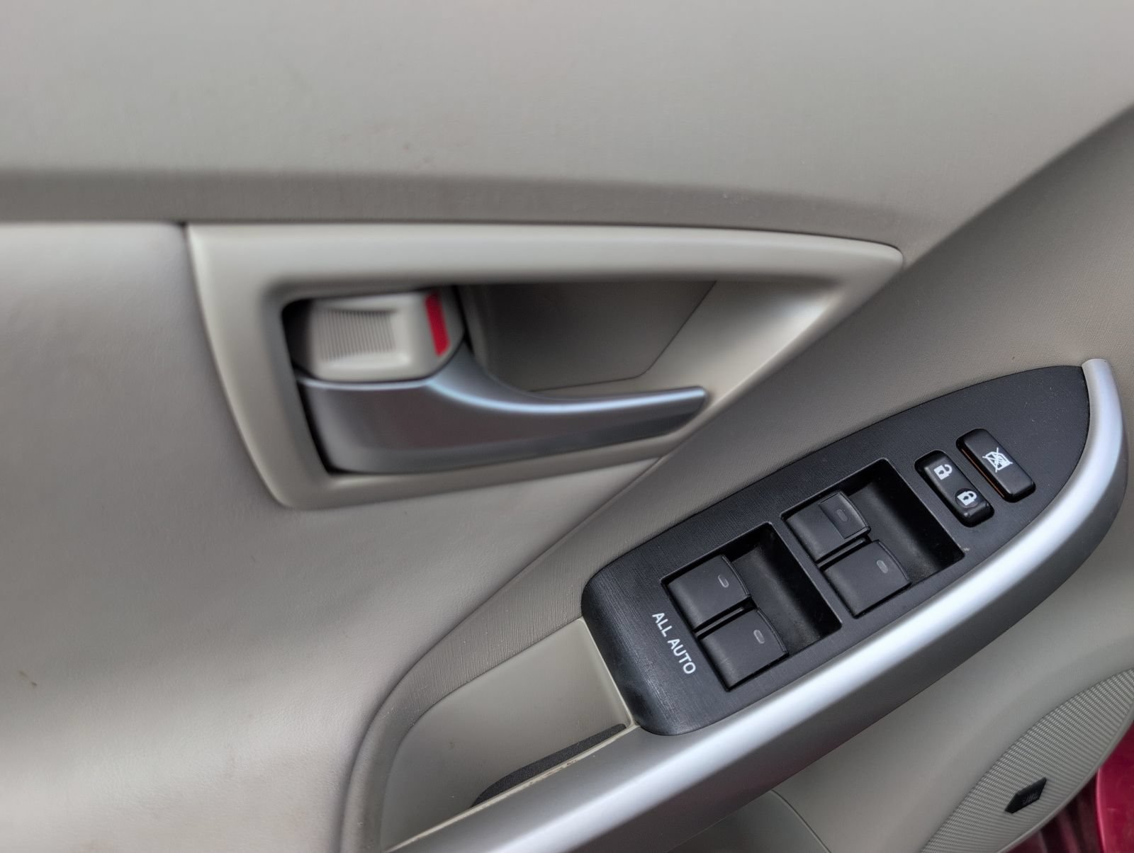 Used 2014 Toyota Prius Four FWD image 8