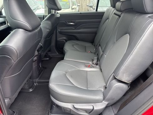 Used 2026 Toyota Grand Highlander AWD image 12