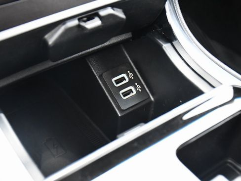 Used 2019 Ford Edge Titanium w/ Cold Weather Package image 30