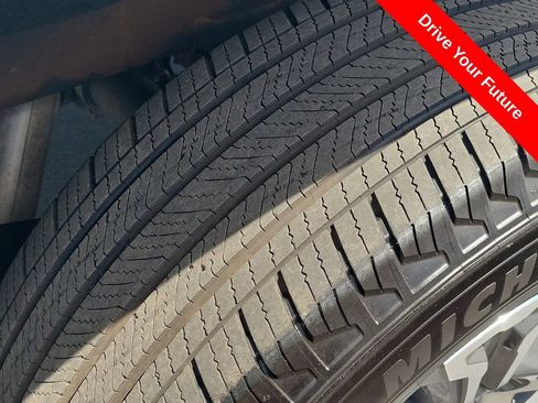 Used 2026 GMC Sierra 1500 SLT RWD image 32