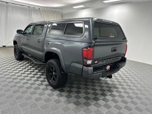 Used 2022 Toyota Tacoma SR5 AWD/4WD image 4