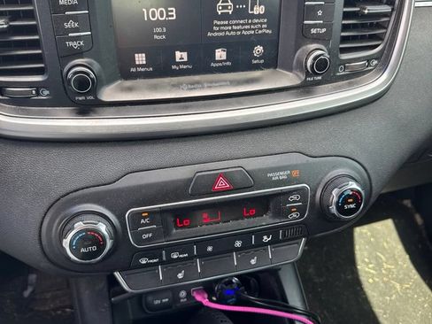 Used 2019 Kia Sorento FWD w/ LX Convenience Package image 2