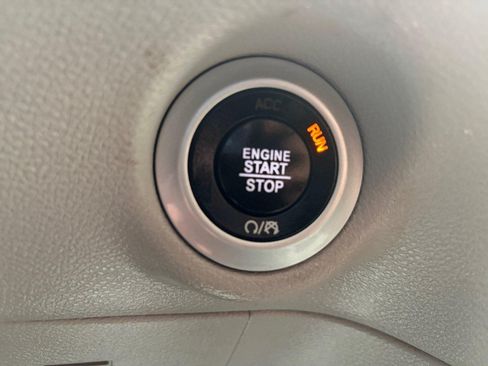 Used 2022 Chrysler Pacifica Touring-L FWD image 30