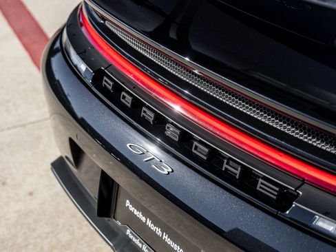 Certified 2025 Porsche 911 GT3 image 17