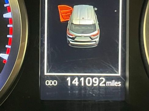 Used 2018 Toyota Highlander LE image 27