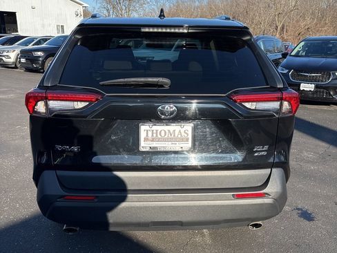 Used 2022 Toyota RAV4 XLE image 6