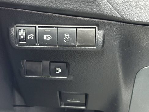 Used 2026 Toyota Corolla Cross AWD Hybrid w/ Cold Weather Package image 42