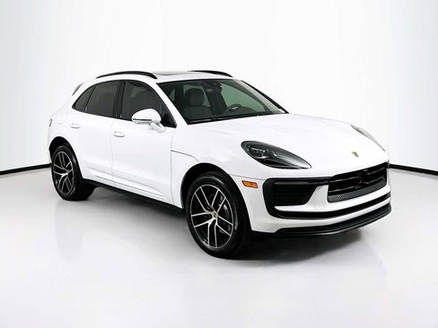 New 2026 Porsche Macan AWD/4WD image 7