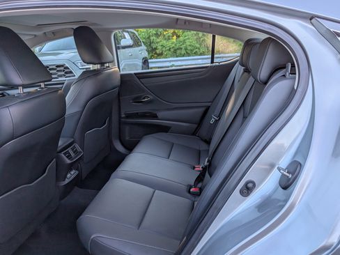 Certified 2024 Lexus ES 300h w/ Premium Package image 14