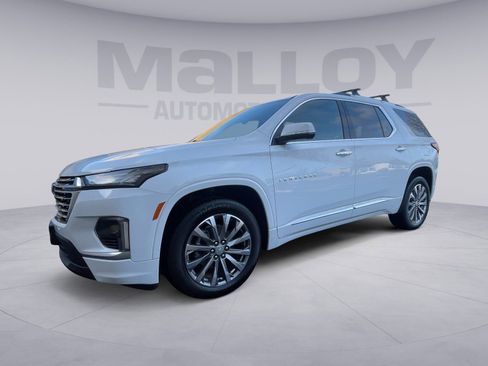 Used 2023 Chevrolet Traverse Premier w/ LPO, Cargo Package image 1
