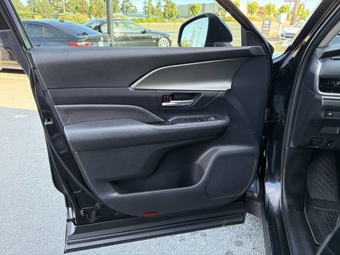 Used 2024 Toyota Grand Highlander AWD Hybrid image 31