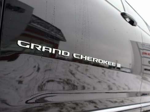 New 2025 Jeep Grand Cherokee L Summit image 8
