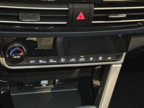 Used 2023 Kia Seltos S w/ Navigation Package AWD/4WD image 10