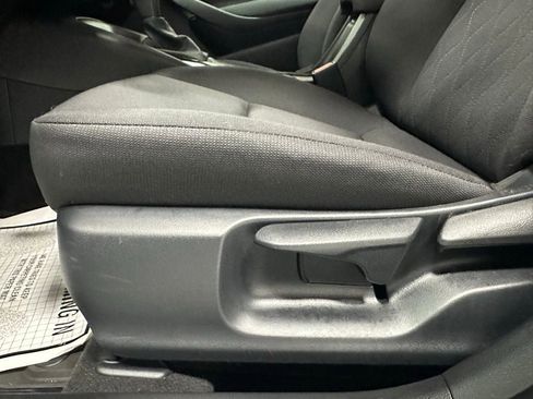 Used 2025 Toyota Corolla LE image 12