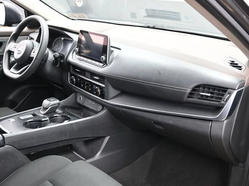 Used 2023 Nissan Rogue S FWD image 31