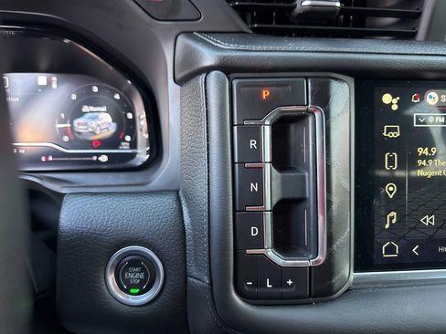 Used 2022 GMC Yukon Denali image 37