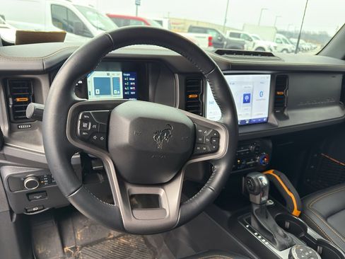 Used 2024 Ford Bronco Badlands w/ Sasquatch Package image 9