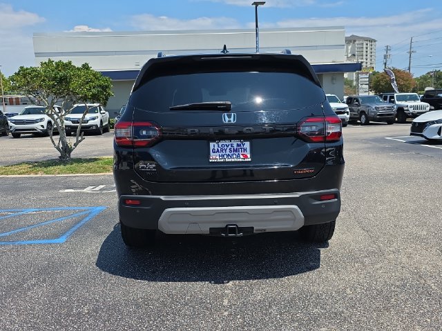 Certified 2025 Honda Pilot TrailSport image 5