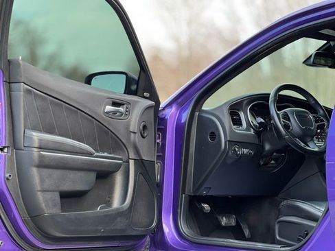 Used 2018 Dodge Charger R/T w/ Plus Group image 9