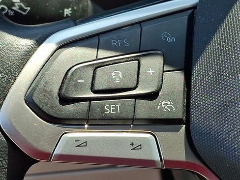 Used 2023 Volkswagen Tiguan SE w/ Panoramic Sunroof Package AWD/4WD image 22